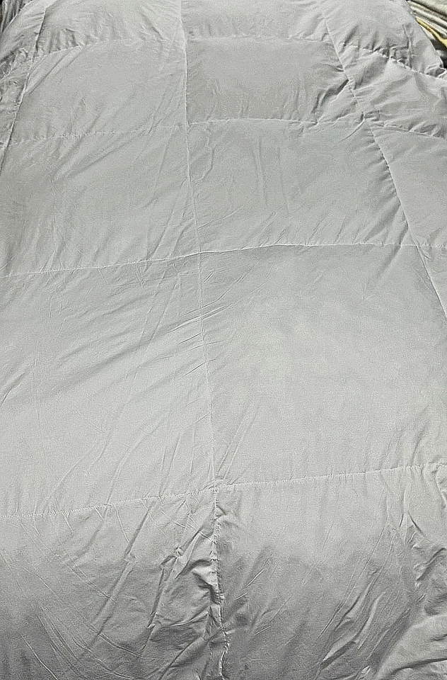 LIGHTWEIGHT EGYPTIAN COTTON LUXE DOWN COMFORTER PREMIER KING SIZE 98" X 120" - Image 4 of 4