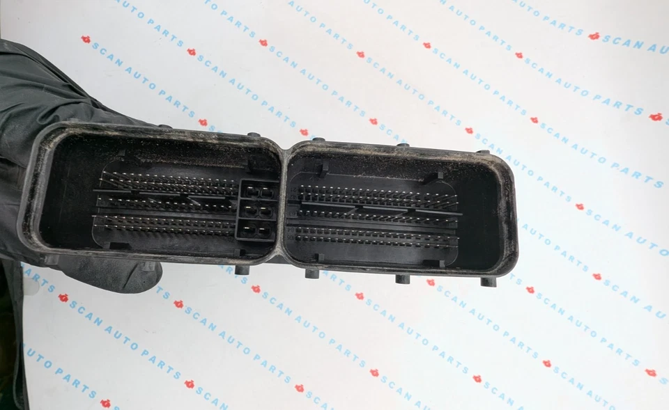 Hyundai Accent Bosch 39110-2BRG6 2015/MEDG17,9,8 ECU 0261S13699 usado Foto 4 de 4