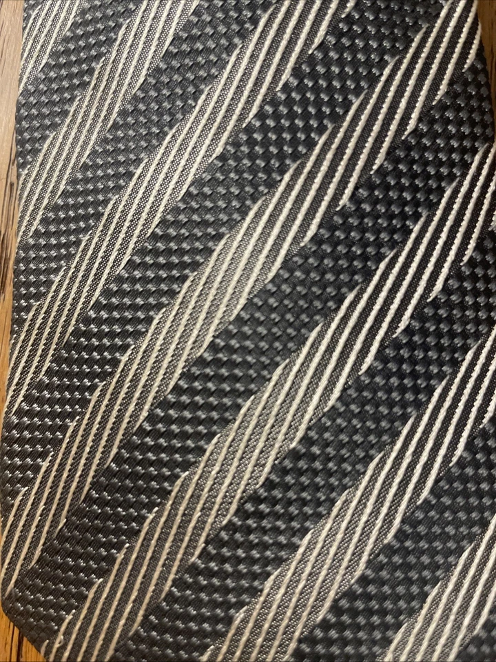 Corbata de seda a rayas Lanvin vintage usada en excelente estado para hombre de diseñador hecha en Italia Foto 3 de 4