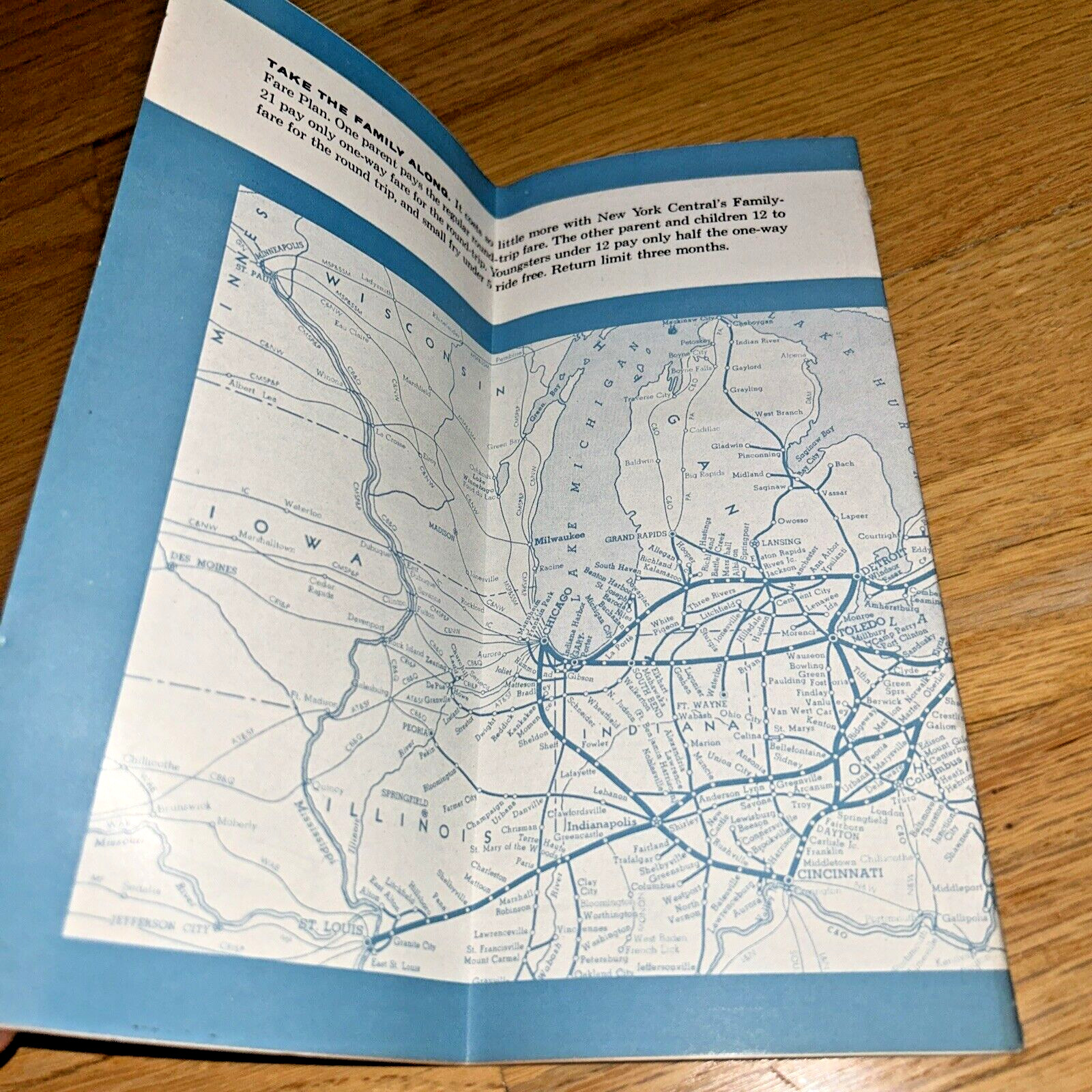 October 25, 1959 NEW YORK CENTRAL SYSTEM Railroad TIME TABLES