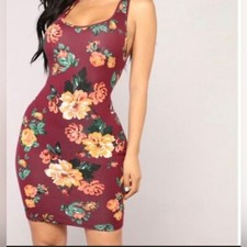 Fashion Nova Women’s Sleeveless U-Neck Floral Mini Dress Burgundy Size Medium