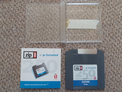 Iomega Zip 250 USB External Portable Zip Drive with 10 zip discs-working - Picture 9 of 10