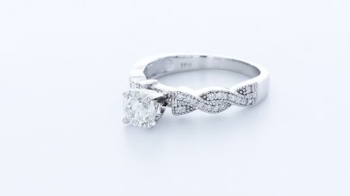1.3CT Lab-Created Diamond E/VVS1 Round Cut 18K Gold Prong Twist-Band Accent Ring - Video 1 of 1