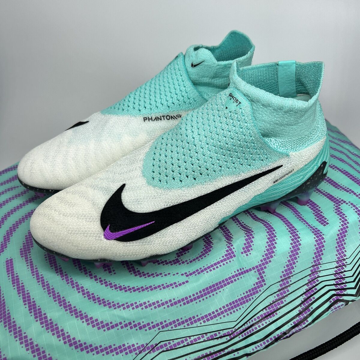 Size M4.5/W6 Nike Phantom GX Elite DF FG Soccer Cleats Hyper Size M4.5/W6 Nike Phantom GX Elite DF FG Soccer Cleats Hyper
