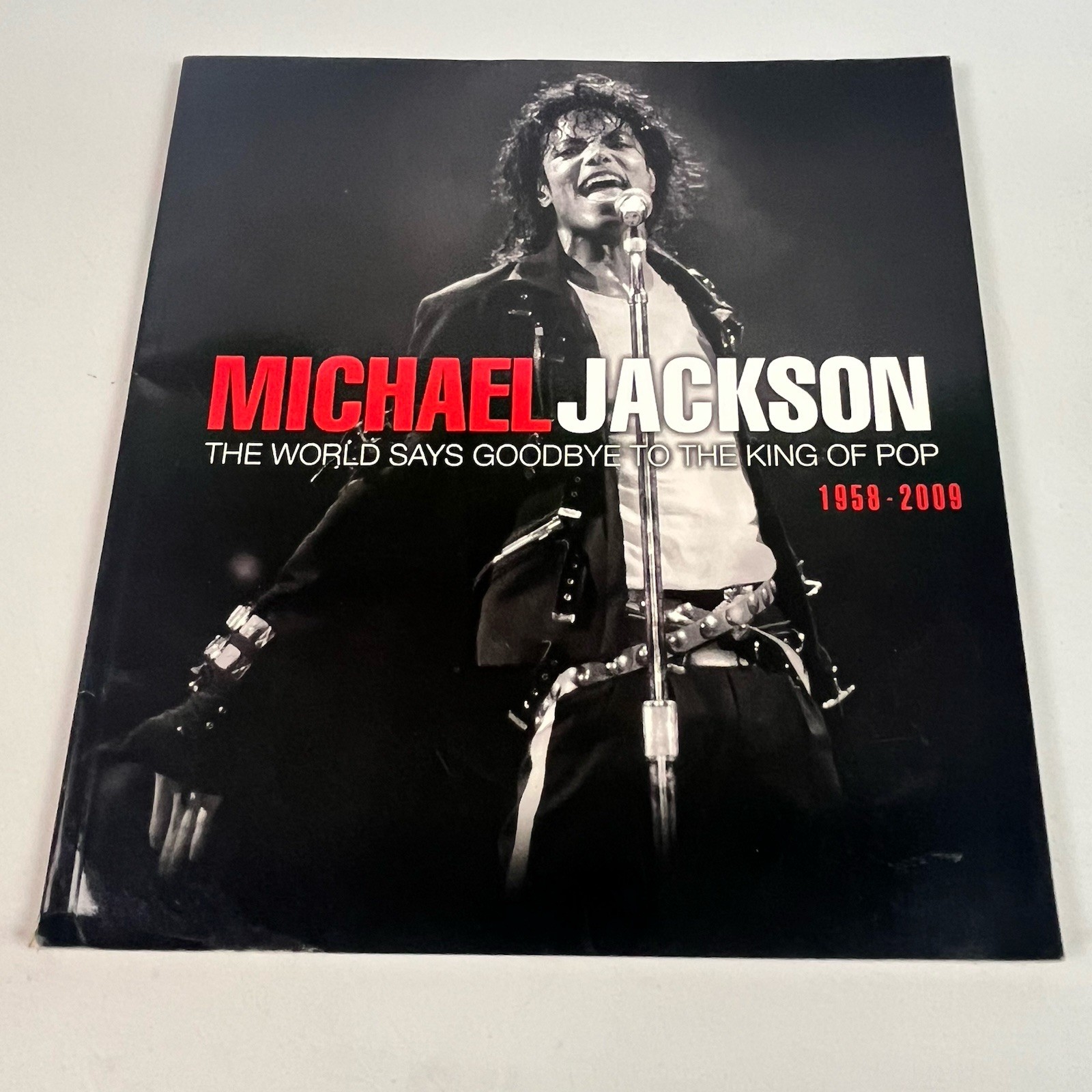 Michael Jackson The World Says Goodbye To The King Of Pop 1958-2009 Fotografico
