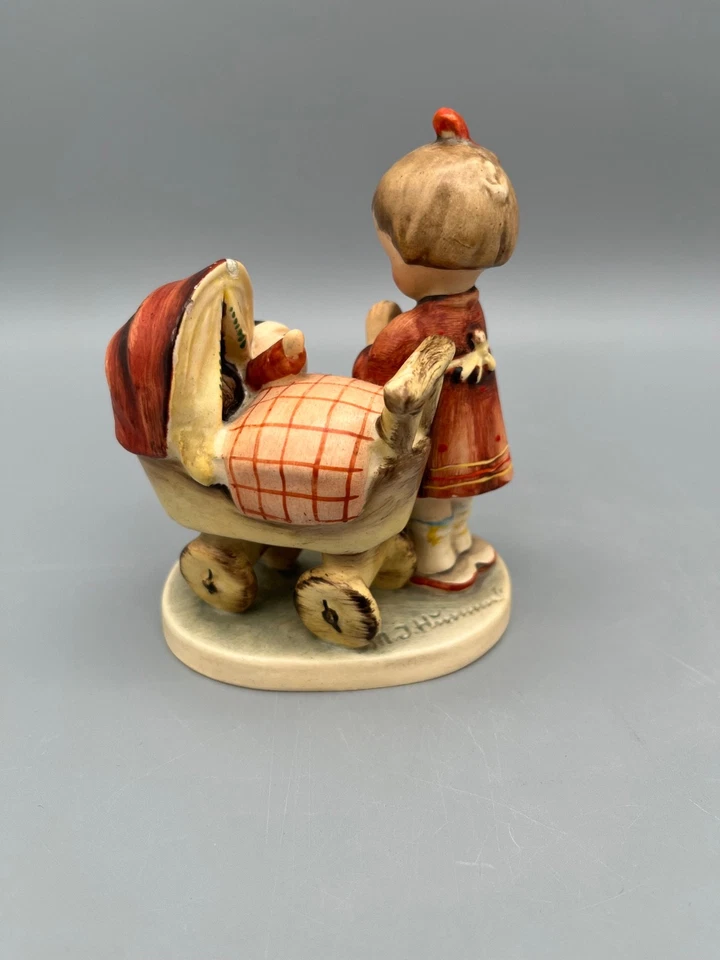 Antike Hummelfigur Nr. 67 "Puppenmütterchen" Doppelkrone 1935 - Bild 4 von 4