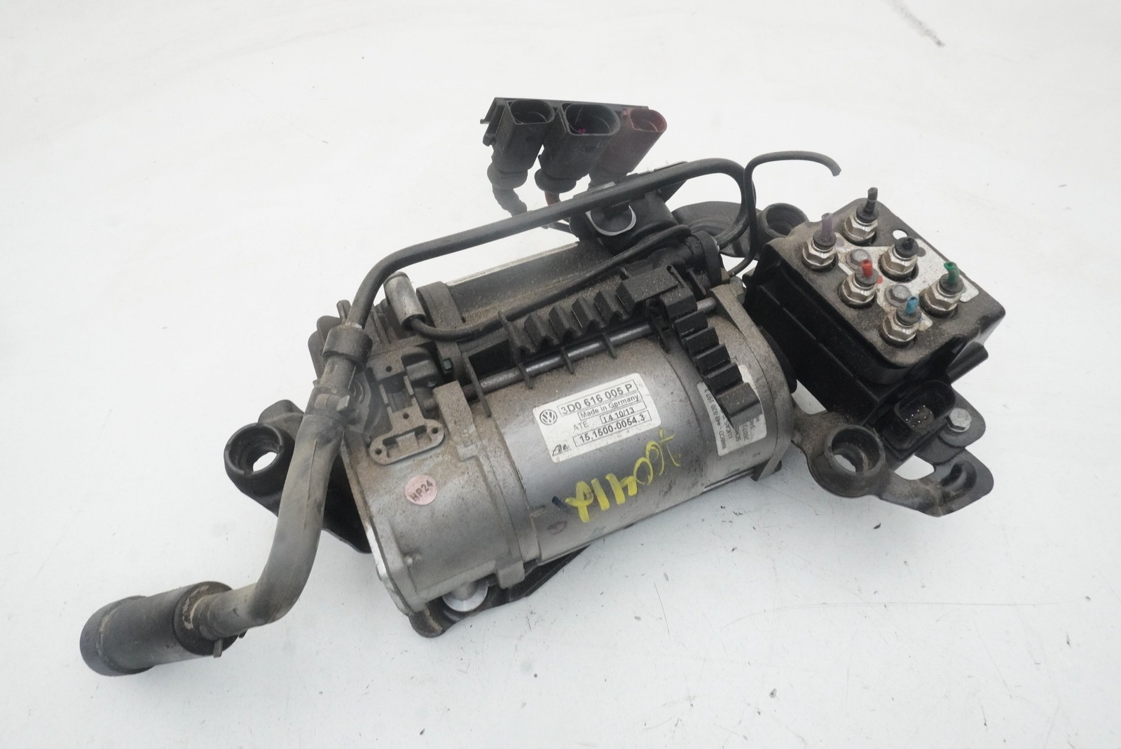 Bentley Continental GT 2003-2018 Air suspension compressor P/N 3D0616005P