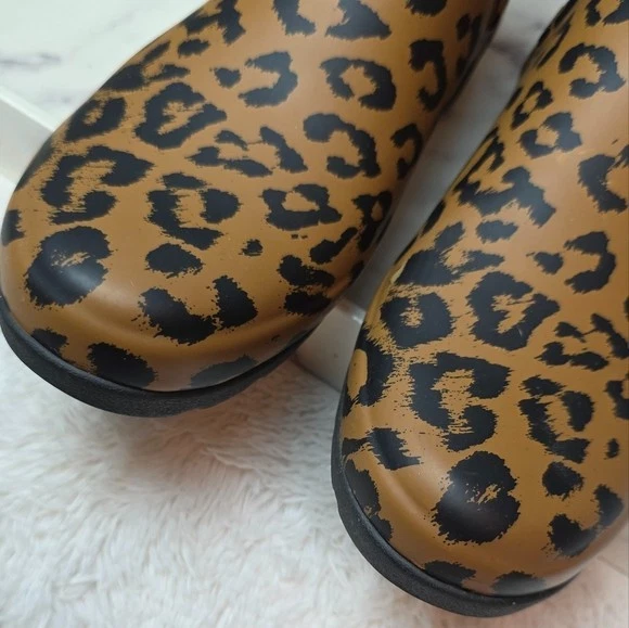 Bota de chuva Chelsea refinada original Hunter tamanho 11 estampa animal leopardo impermeável - Imagem 4 de 4