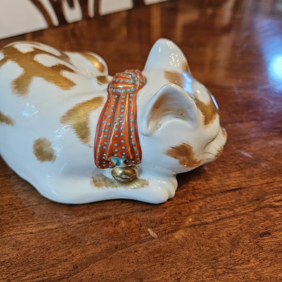 Pestañas negras grandes de porcelana para gato dormido AO Kutani del período Meiji japonés 19c Foto 4 de 4