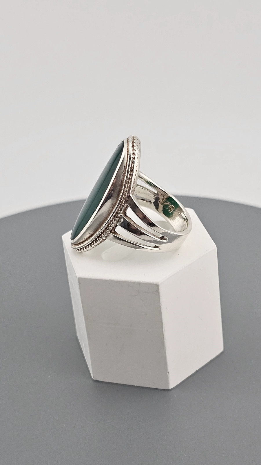 925 Sterling Silver Statement Ring set with Natur… - image 3