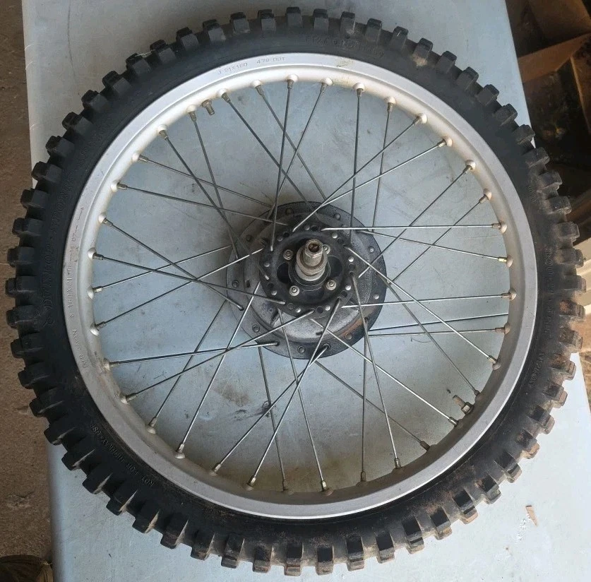 Honda XR500R XR250R 82 83 XL250R 1981 82 OEM montaje de rueda delantera Foto 3 de 4