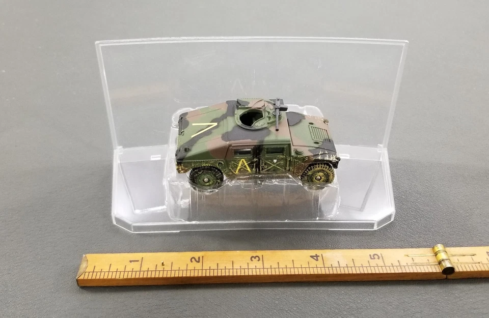 CORGI FIGHTING MACHINES CS90205HMMWV MILITARY POLICE - Image 3 of 4