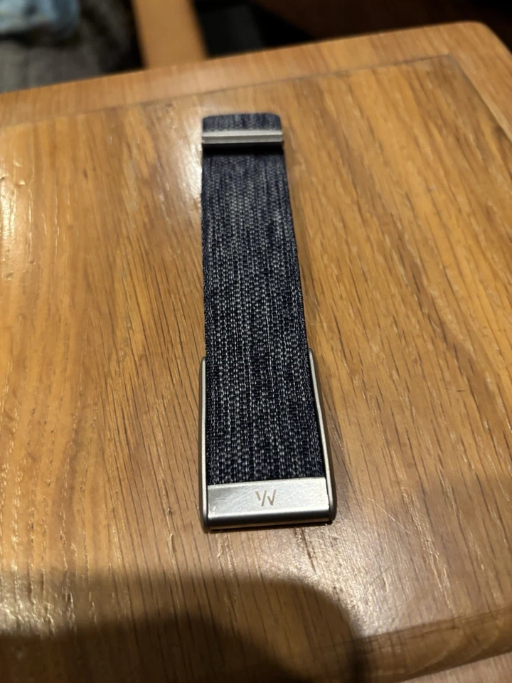 Nueva banda Whoop mg/5.0 (con logo) color azul (jean) con ribete/cierre/eslabón plateado Foto 3 de 4