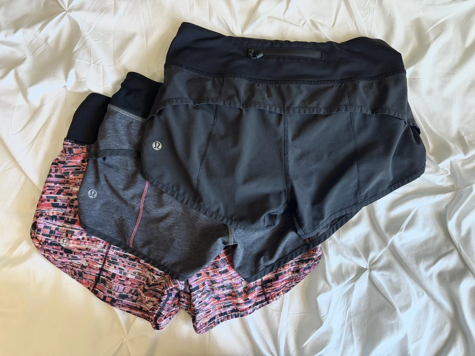 Lululemon Women’s Size 2 Lot of 3 Speed Up Low Rise 2.5” Lined Shorts 3 Pc Lot
Opens in a new window