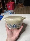 Vintage 472 Pyrex Homestead Blue w Lid 1 1/2 pt Casserole