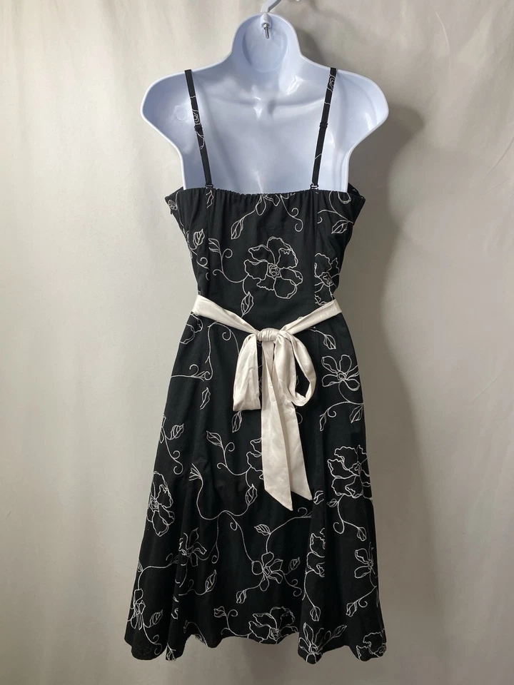 Vestido para mujer White House Black Market talla 6 vestido de venganza cóctel ajustado vanguardista Foto 4 de 4