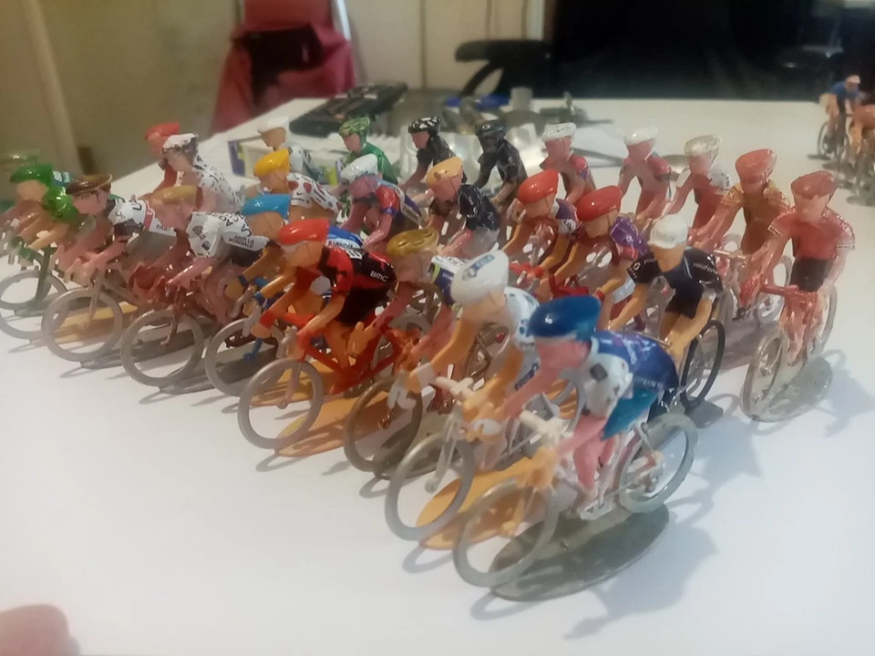 Coureurs Cyclistes Modernes Lot De 26 Coureurs - Photo 3/3