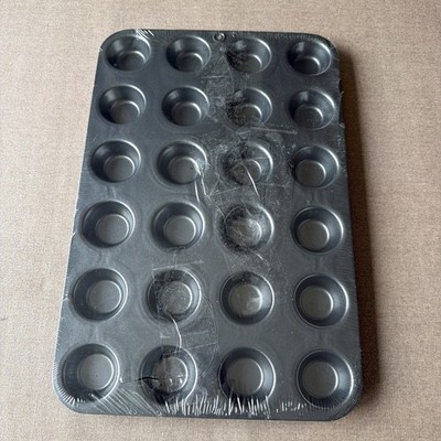 The Pampered Chef 24 Mini Cup Cake Muffin Brötchen Trüffel Metall Backblech 