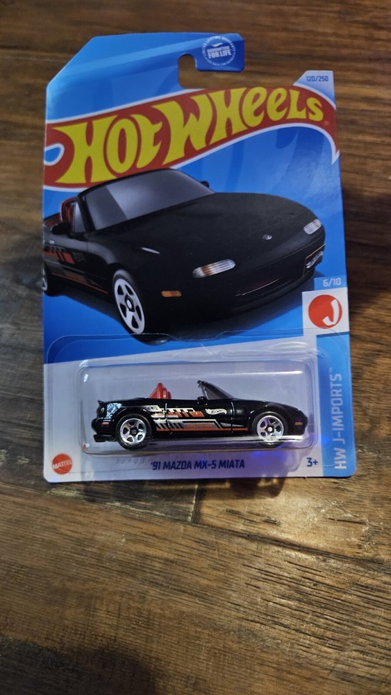 Hot Wheels ‘91 Mazda MX-5 Miata