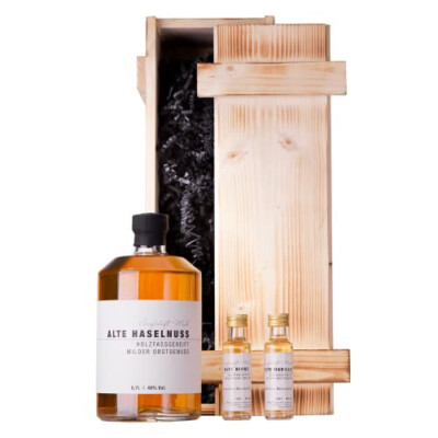 Grafschaft Mark Alte Haselnuss Geschenkset | 1x 0,7 L & 2x 0,02 L | 40% Vol.