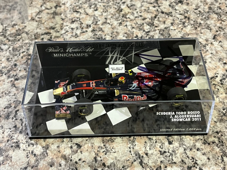 Minichamps Formula 1 1:43 Scale Jaime Alguersuari Toro Rosso 2011 Showcar Signed - Image 3 of 4