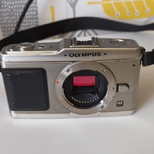 Olympus PEN E-P1 12.3MP Silver Mirrorless Camera 14-42mm Lens, SD, Bag
