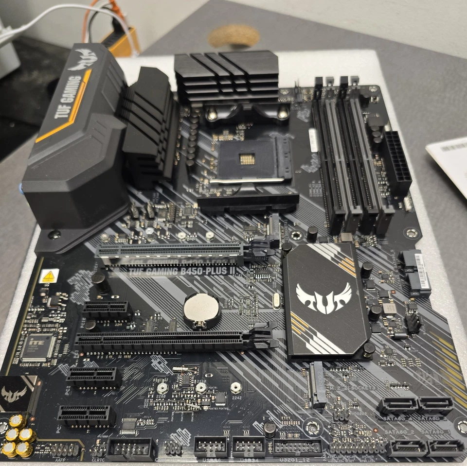 Asus TUF GAMING B450-PLUS II AM4 ATX - Image 2 of 4