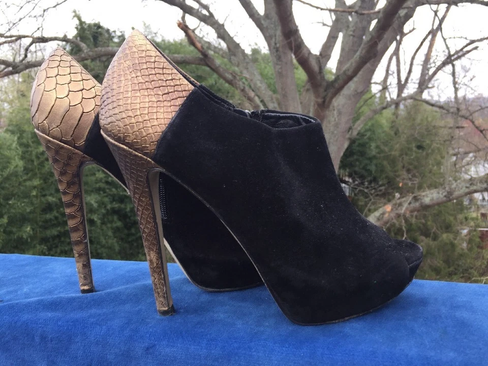 BOUTIQUE 9 COLTON черная замша Nine West змея золотой платформе каблуках размер 8,5 - Изображение 4 из 4