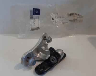 Mercedes-Benz W156 GLA W117 CLA Front Right Door Top Hinge 