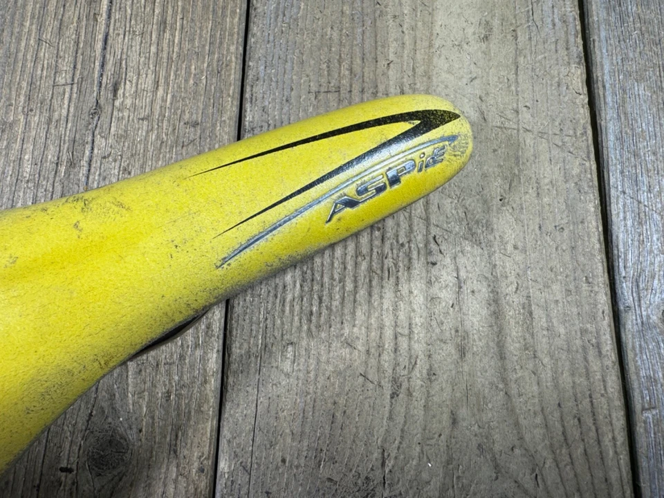 Sillín de ciclismo amarillo SAN MARCO Aspide de fibra de carbono amarillo usado bicicleta de colección Foto 4 de 4
