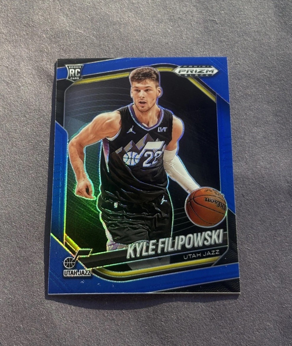 2024-25 Panini Prizm Black - Kyle Filipowski #125 Blue Prizm /199 (RC)