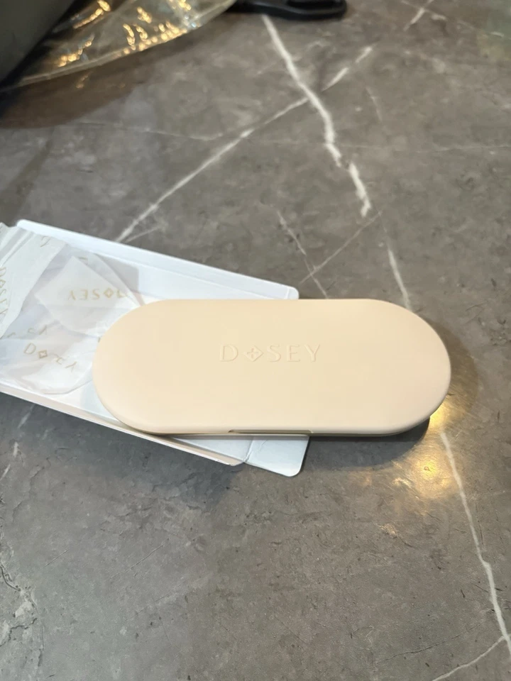 Dosey 7-Day Pill Compact Light Pink Very Beautiful Elevated Style - Image 3 of 3