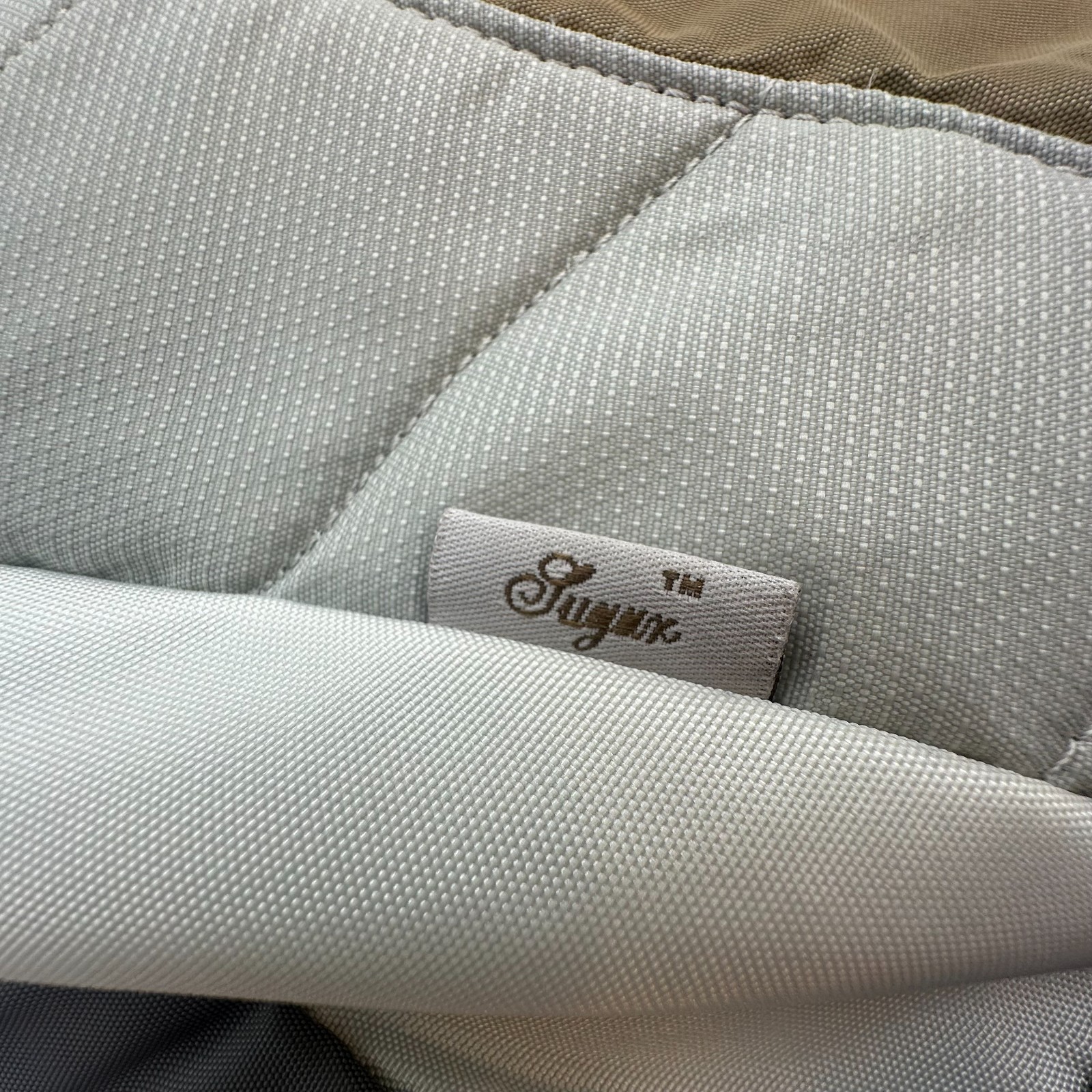 Camelbak Sugar Gray/Tan Hydration Backpack 2L Bladder Thermal Insulated Hose