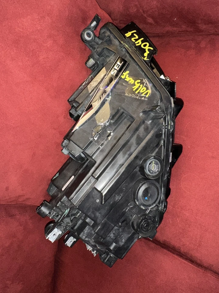 2019 2020 2021 2022 Volkswagen Jetta Left LED Projector Headlight Used Oem  - Image 4 of 4