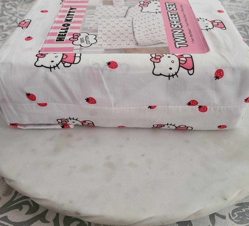 Hello Kitty Pattern Twin Bed White Sheet Set 100% Cotton NWT - Picture 6 of 13