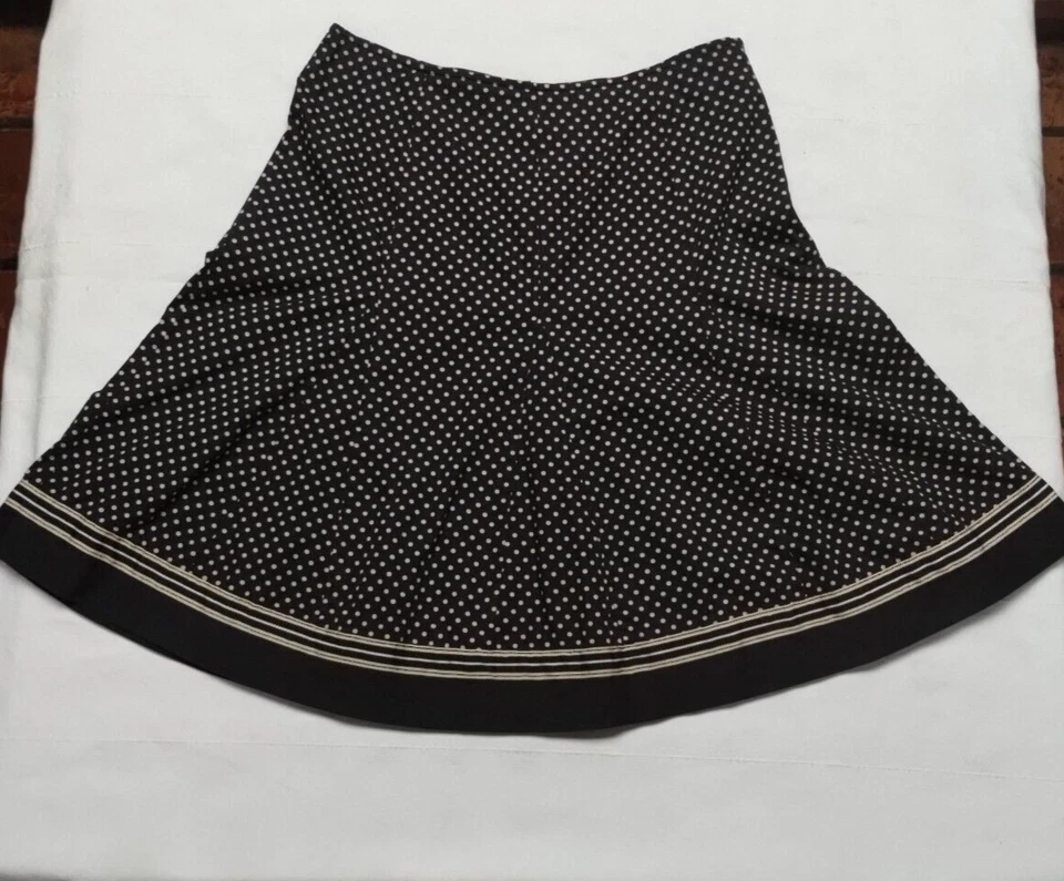 Falda para mujer Robbie Bee línea A talla 8P negra con lunares dorados y ribete pequeña Foto 2 de 4