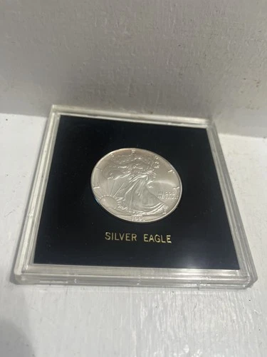 - 1993 American Eagle Silver Proof Coin 1 Troy Ounce . 999 Fine Silver