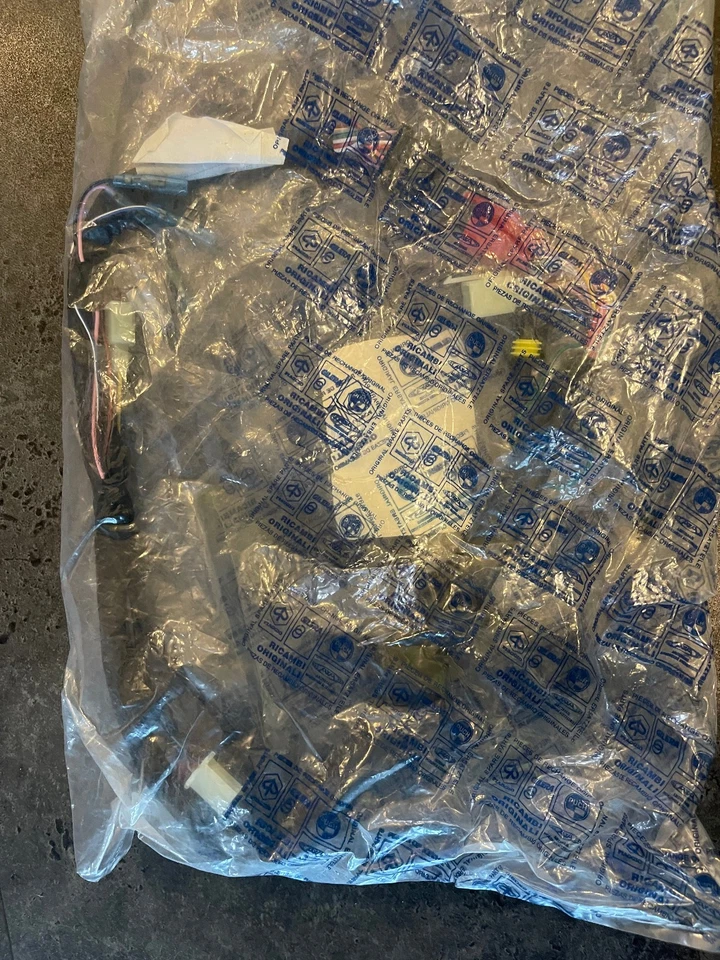 Piaggio Sub Wiring Loom 582681 Gilera DNA 50 125 180 - Image 2 of 2