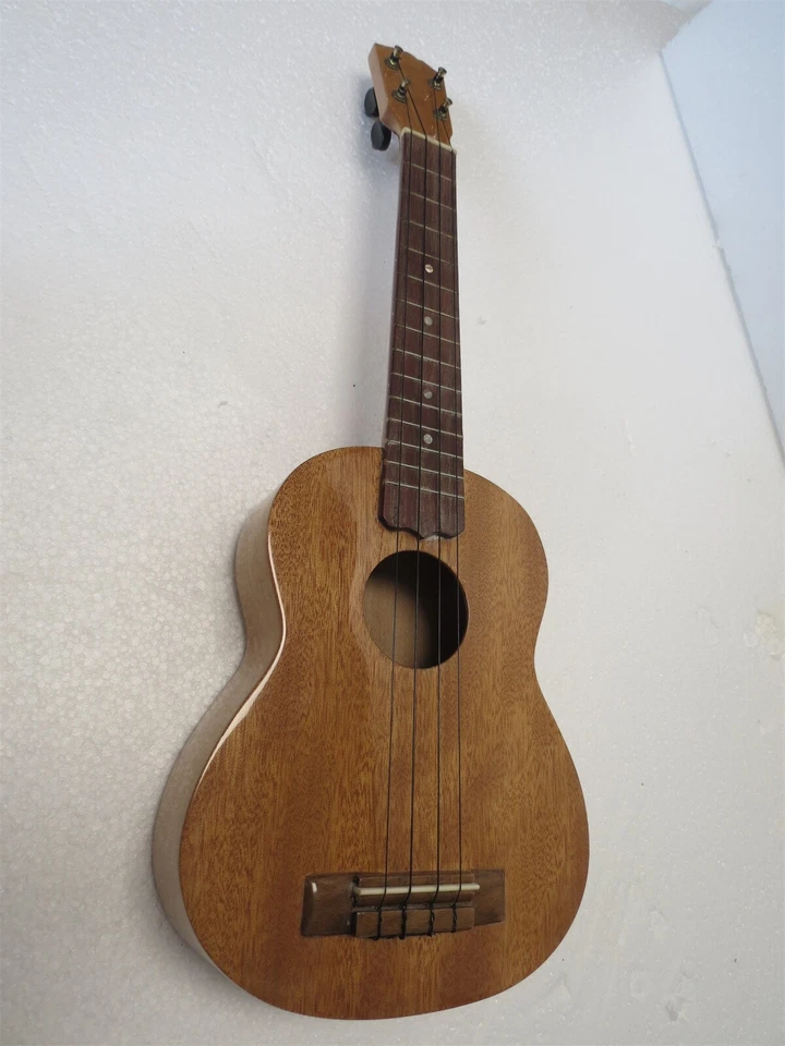 Ukelele Uke Hawaii guitarra acústica Ukelele madera caoba guitarra 9 5/8" #15110 Foto 4 de 4