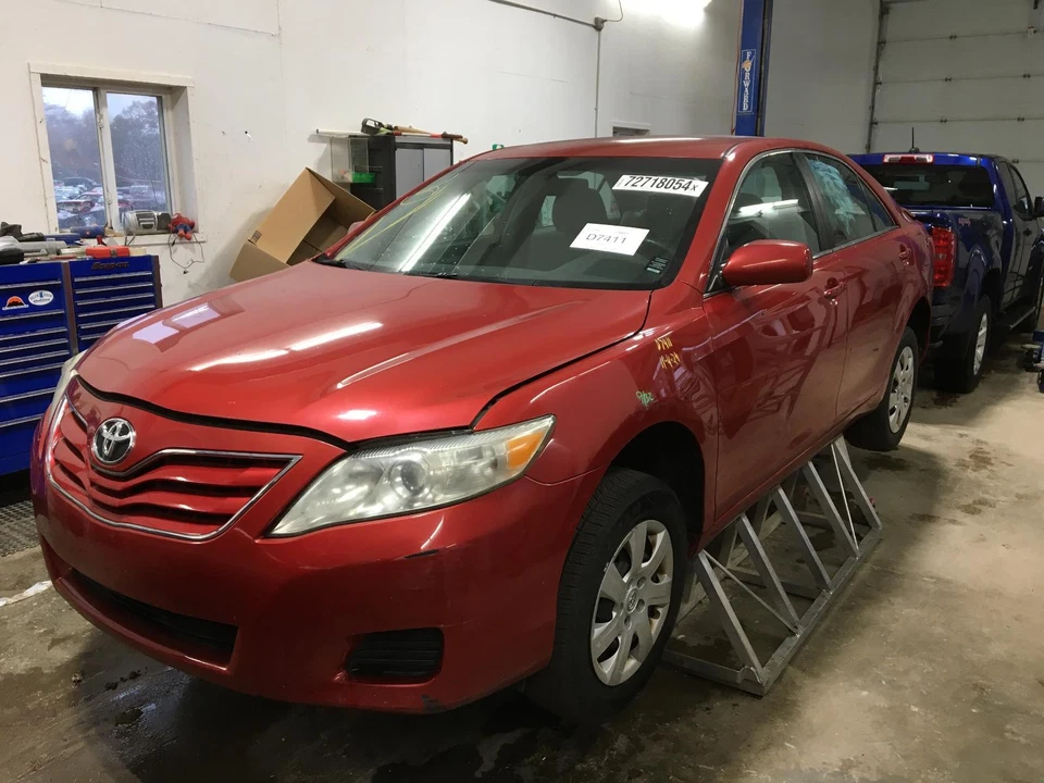 Б/у правая фара в сборе подходит: 2010 Toyota Camry основание R. Северная Америка buil - Изображение 2 из 4