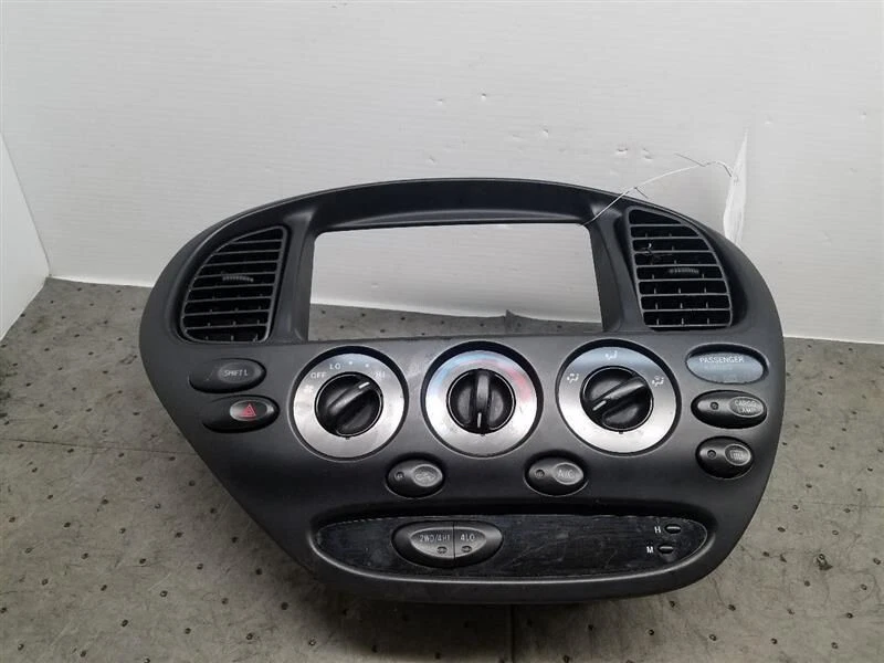 2005-2006 Toyota Tundra AC Heater Climate Control Temperature Unit OEM - Image 2 of 4