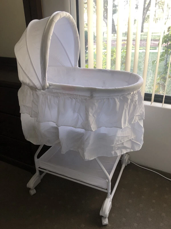 chloe rocking bassinet
