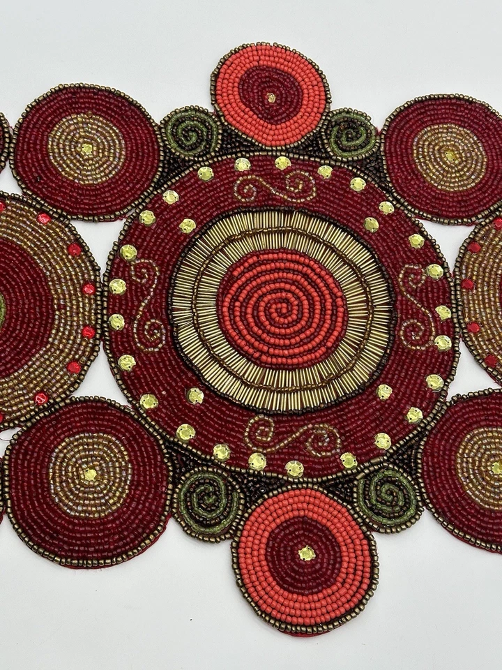 16"x31.5" Pier 1 Importaciones Rojo/Dorado Cuentas Medallón Centro de Mesa Corredor Foto 3 de 4