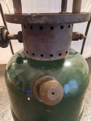 Vintage 1944 Coleman Lantern 242C Single Mantle Green Vintage 1944 Coleman Lantern 242C Single Mantle Green