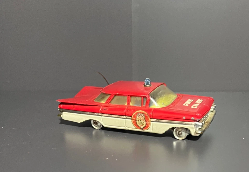 Corgi Toys 1:43 Fire Chief Chevrolet Impala Superior Ambulance Cadillac Chassis - Bild 4 von 4