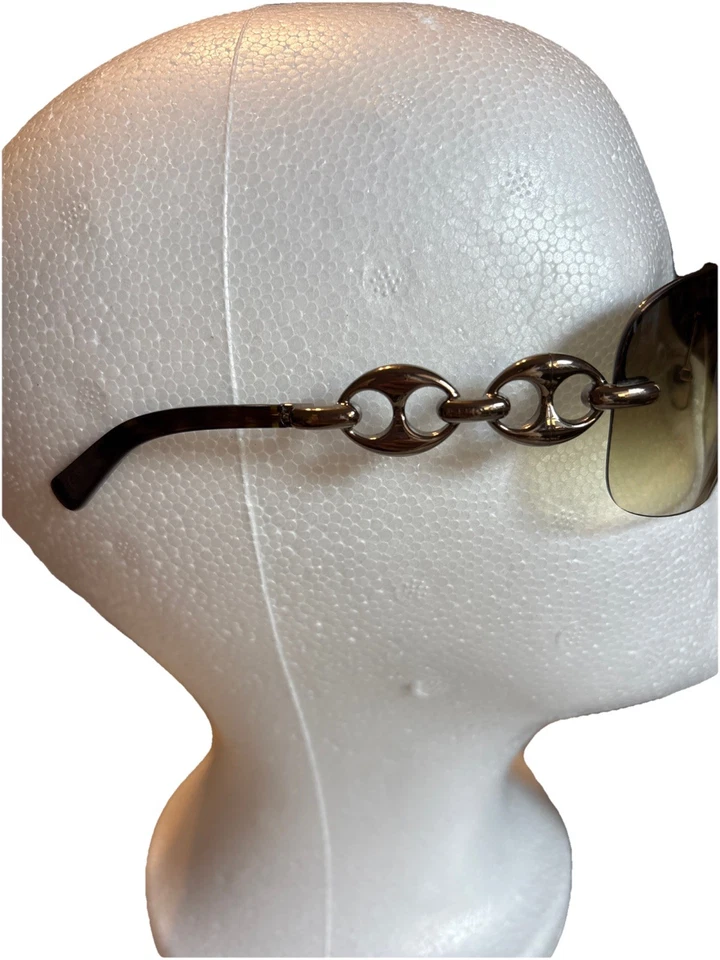 Óculos de sol Gucci escudo sem aro com lentes degradê e estojo de marca. - Imagem 3 de 4