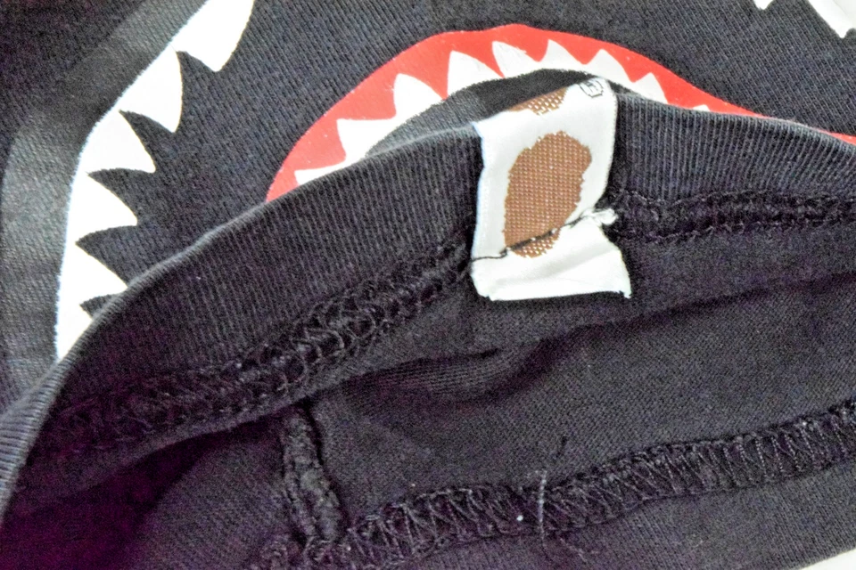 Vintage Bathing Ape Bape Shark T-Shirt Size S 00s Sleeve Sharks Soft Stretch - Image 4 of 4