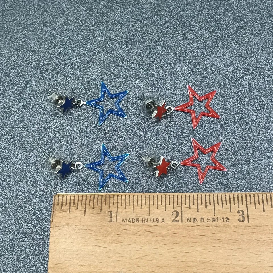 Lote de 2 Pares Pendientes Perforados Rojo Azul Esmalte Tono Plata Estrella Cuelga 1 1/4" Foto 2 de 4