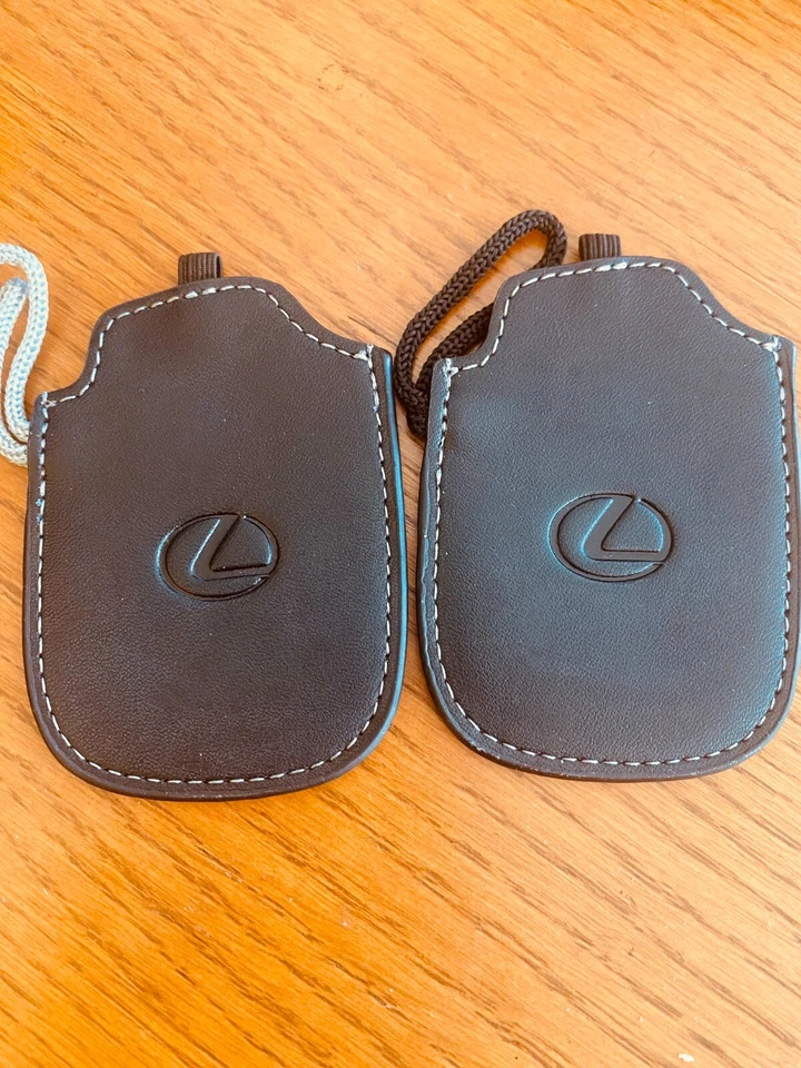Genuino Lexus ES350 ES300H (2013-2018) DOS GUANTES MANDO A DISTANCIA OEM PT420-00162-L1 Foto 3 de 4