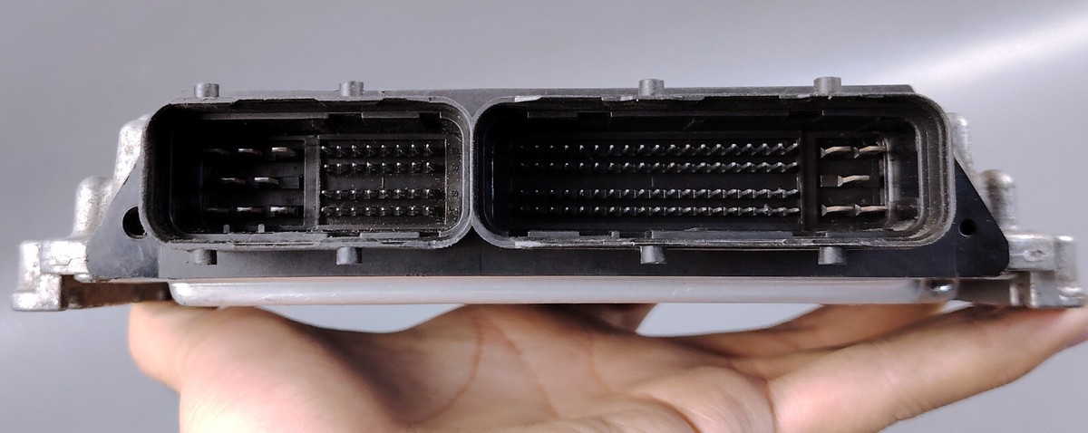 NISSAN X TRAIL T31 2.5 VQ25DE Engine CONTROL MODULE ECU